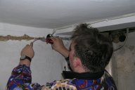 ... und legt schon die Kabel rein